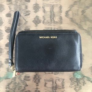 Michael Kors wallet wristlet